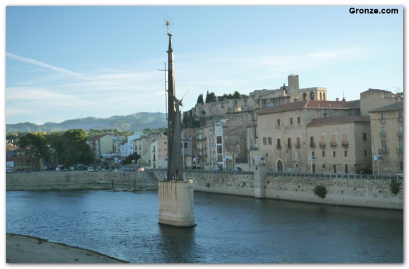 Monumento franquista a los caidos en la Batalla del Ebro, Tortosa