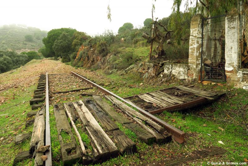 Restos del antiguo tren minero, cerca de Cerro Muriano