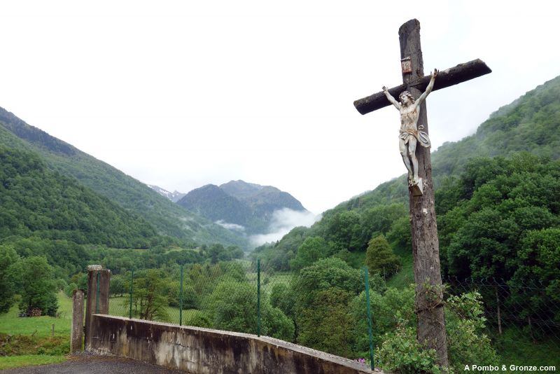 Salida de Urdos por el Camino