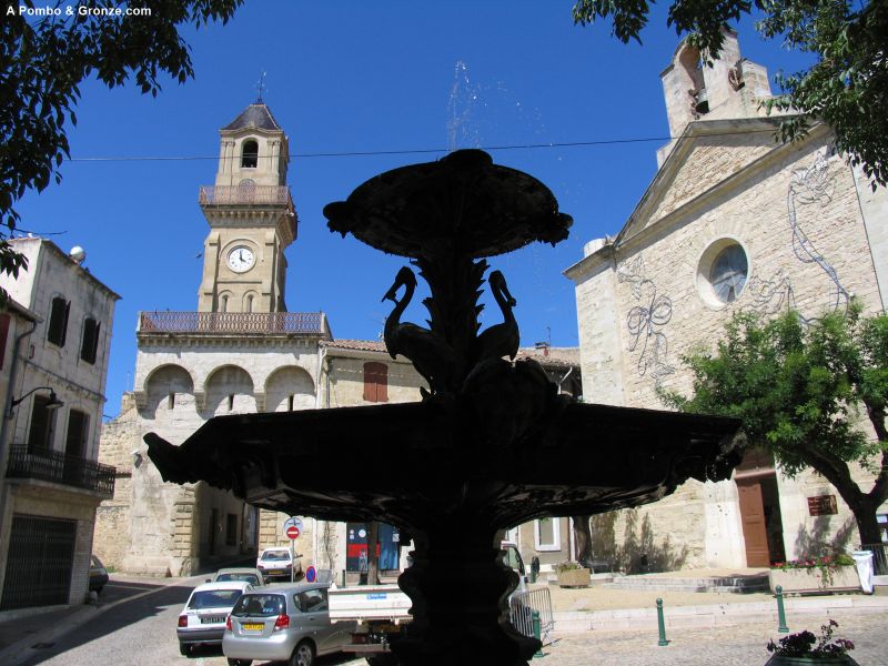 Plaza Gambetta y torre del Reloj, Vauvert